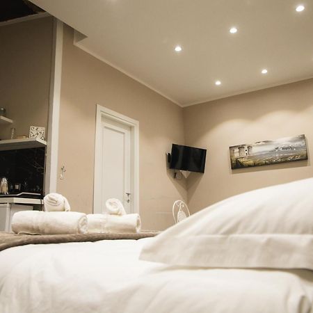 נאפולי Residence Black & White מראה חיצוני תמונה