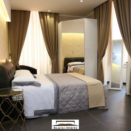נאפולי Residence Black & White מראה חיצוני תמונה