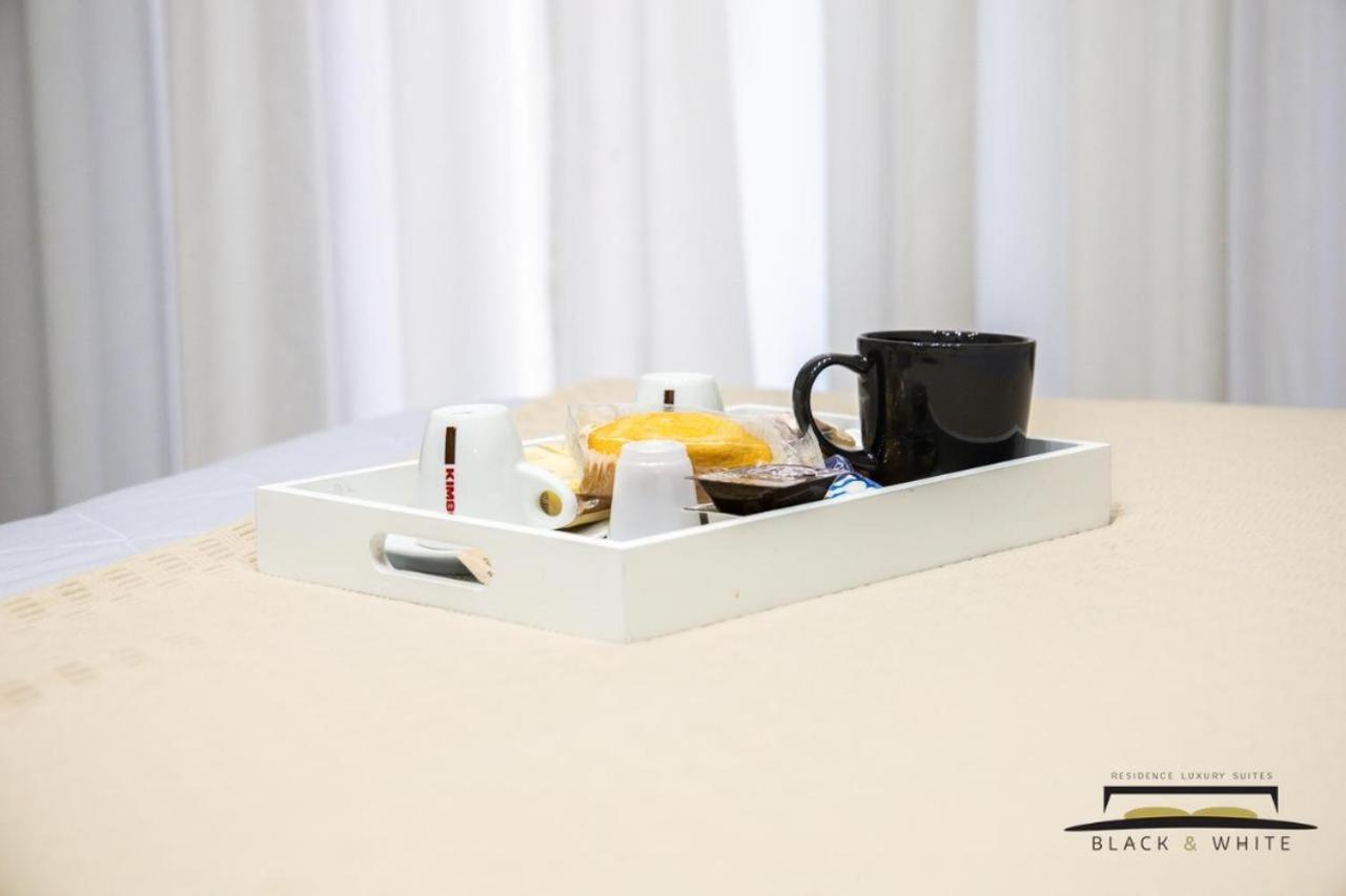 נאפולי Residence Black & White מראה חיצוני תמונה