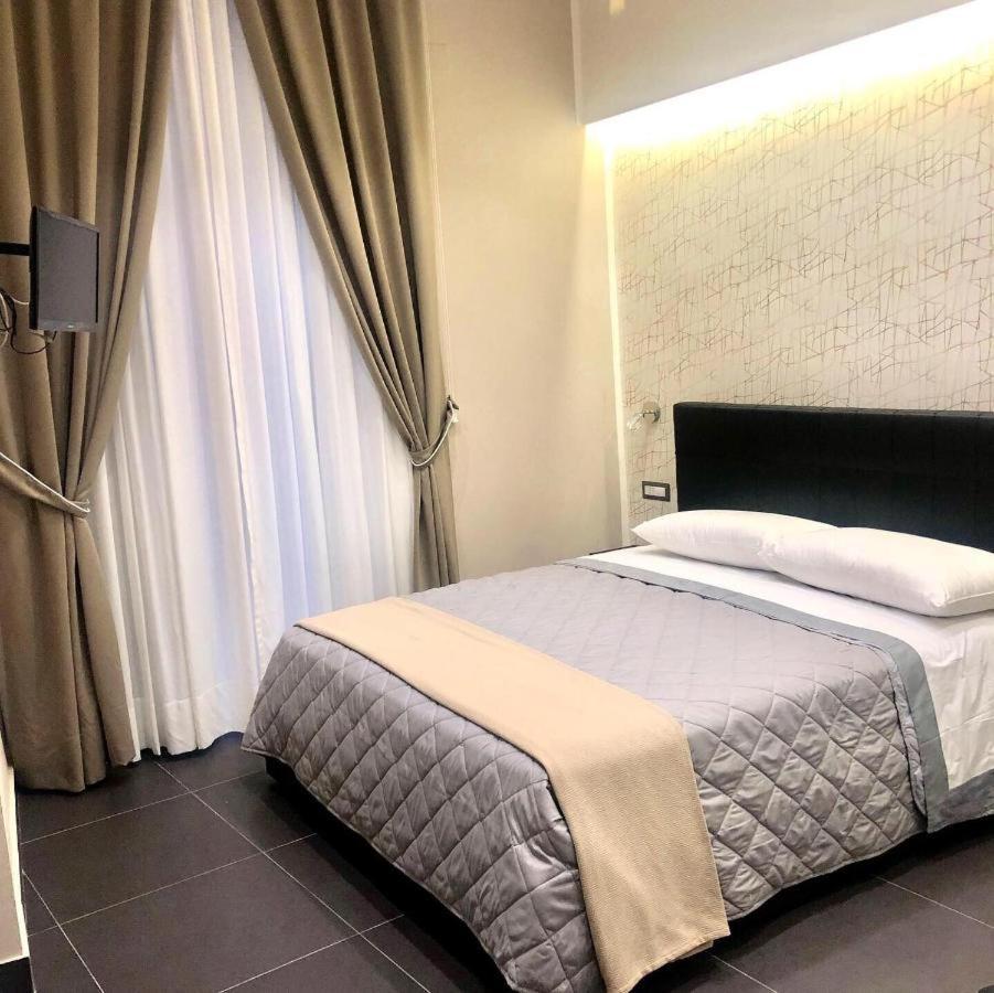 נאפולי Residence Black & White מראה חיצוני תמונה