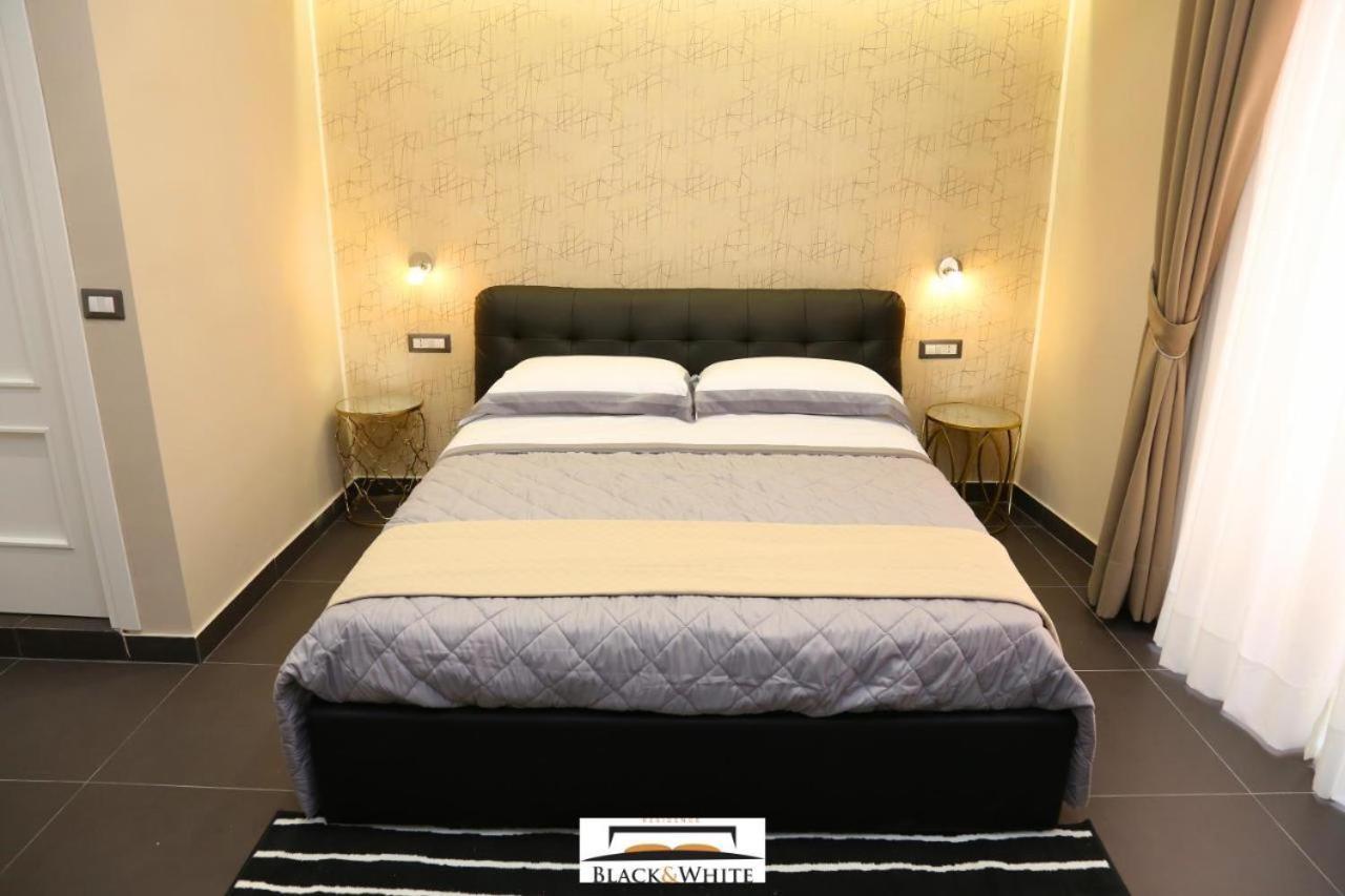 נאפולי Residence Black & White מראה חיצוני תמונה