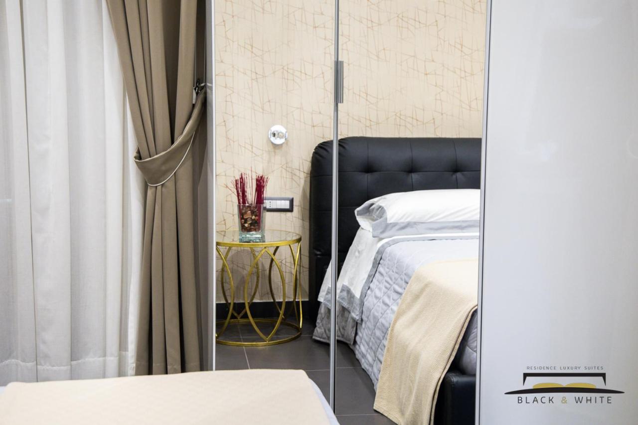 נאפולי Residence Black & White מראה חיצוני תמונה