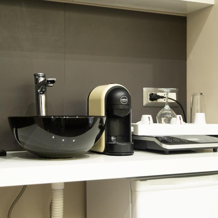 נאפולי Residence Black & White מראה חיצוני תמונה