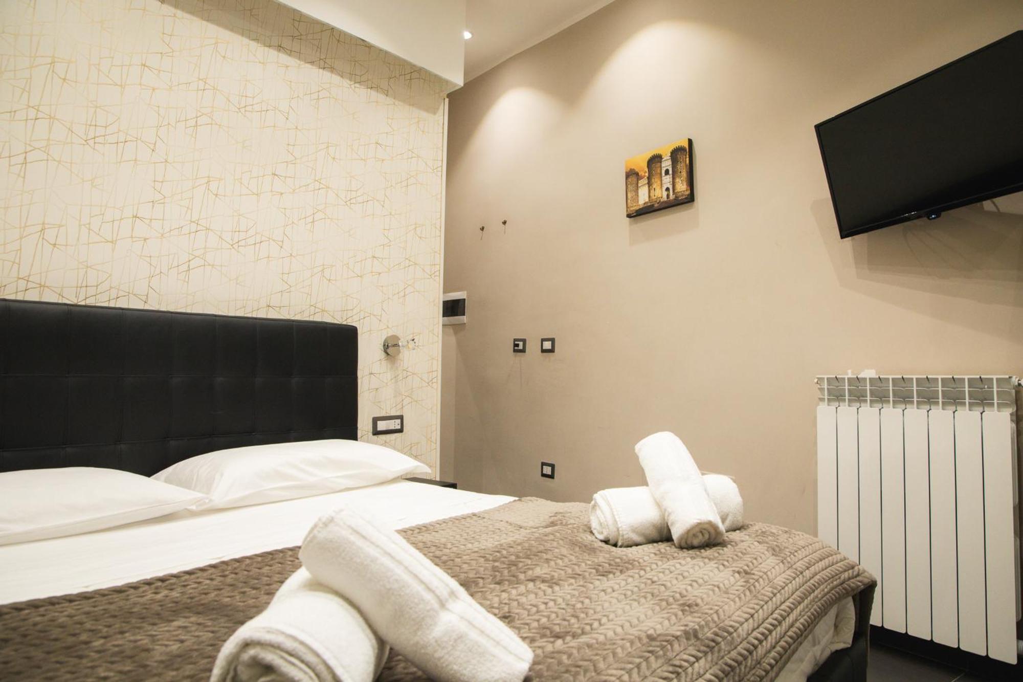 נאפולי Residence Black & White מראה חיצוני תמונה